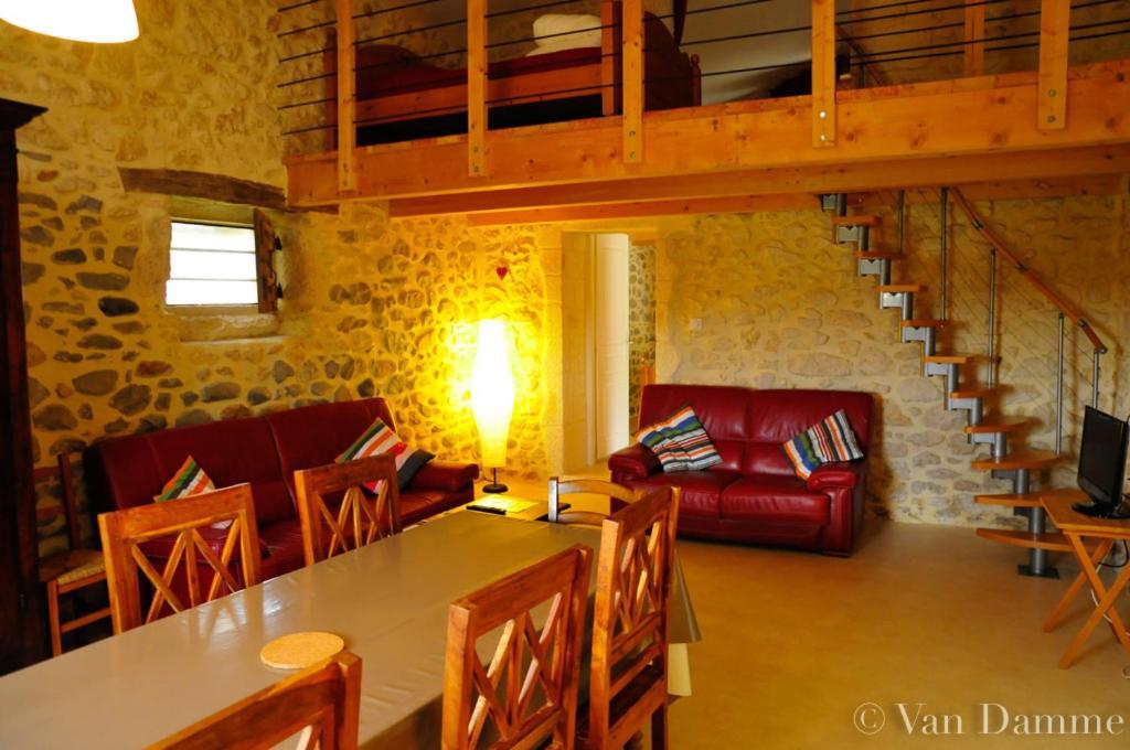 Gites Du Domaine Des Dames Vallon-Pont-dʼArc Exterior foto